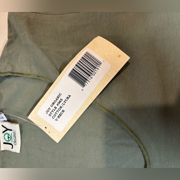 JOY ORGANIC 100% organic cotton vneck army green cap sleeve t-shirt. SOFT. NEW. - Picture 5 of 8